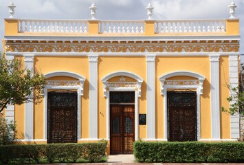 Hermosas fachadas por el paseo Montejo en Mérida Yucatán
