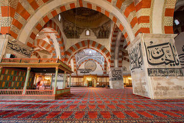 Obraz premium Edirne, Turkey - December 24, 2021 : 15th century Old Mosque (Eski Camii), beautiful early Ottoman architecture