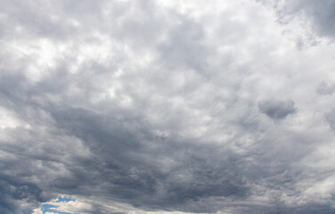 Wolkenverhangener grauer Himmel Textur