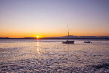 Sonnenuntergang mit Boot