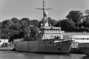 Bateau militaire  .