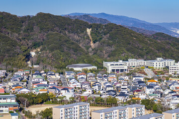 山と町