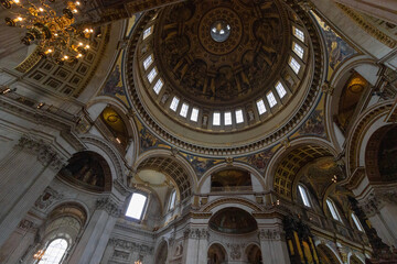 Fototapeta na wymiar Architechture Inside St. Paul's Cathedral 