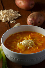 Tradicional sopa de fideos