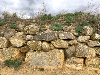 Muro de piedra rural