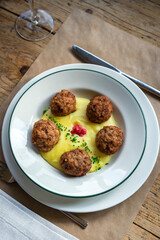 meat meatballs with mashed potatoes