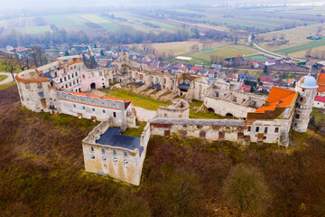 View from drone of Janowiec Castle, Renaissance castle in Lublin Voivodeship, Poland © JackF