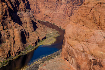 Fototapeta na wymiar Views of the massive Horseshoe Bend canyon outside of Page, Arizona.