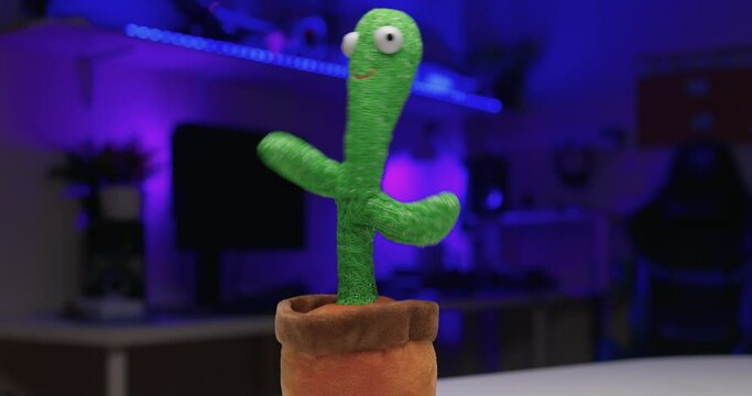 Green cactus tree toys for children dancing moves.