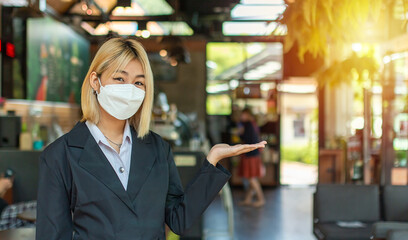 Beautiful journalist girl with golden hair Excitedly making news about the most popular cafe reviews at the moment.