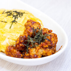 Fried Chicken with Seaweed and Omelet