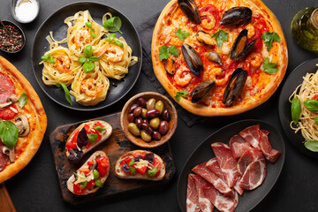 Italian cuisine. Pizza, pasta and toasts