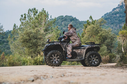 veh&iacute;culo, deporte, extremidad, todoterreno, conducir, moto, aventura, rueda, carretera, auto, transportaci&oacute;n, diversi&oacute;n, terreno, carrera, motor, al aire libre, aislada, militar, soldado, ej&eacute;rcito, 