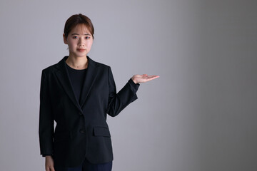 葬儀会社の女性　funeral