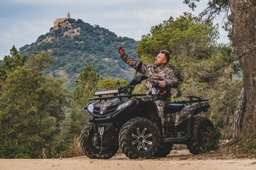 hombre con Quad © jordirenart