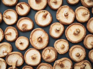 shiitake mushrooms, fresh shiitake mushrooms	