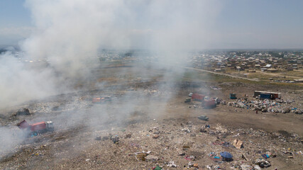 Fototapeta na wymiar Terrifying view of the Bishkek city dump