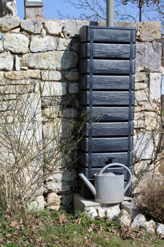Récupérateur eau de pluie noir vertical