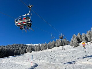 4pers. High speed chairlift (detachable) Pedra Grossa or 4er Hochgeschwindigkeits-Sesselbahn...