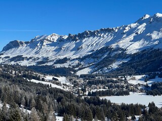 A fairytale winter atmosphere and a magnificent panorama on the mountine tourist resorts of Valbella and Lenzerheide in the Swiss Alps - Canton of Grisons, Switzerland (Schweiz)