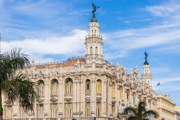 Fototapeta na wymiar The classic architecture of Inglaterra Hotel in Havana, Cuba