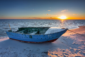 Fototapeta premium Beautiful Baltic beach o at sunset in Kuznica, Hel Peninsula. Poland
