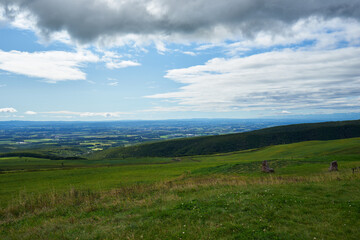 Obraz premium 北海道 ナイタイ高原牧場からの十勝平野 