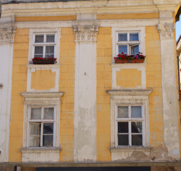 Obraz premium Alte Gebäudefront in der Altstadt von Bratislava
