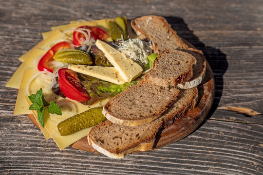 Allg&auml;u - Brotzeit - K&auml;sebrot - Alpe - Alm - deftig