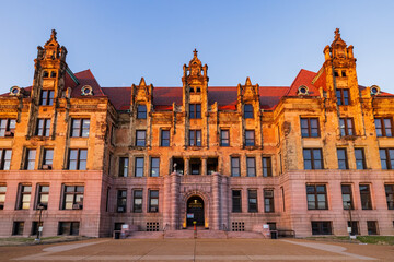Fototapeta premium Sunset exterior view of the St. Louis City Hall