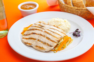 Pollo a la Parrilla, Alta Cocina Mexicana, Platillos