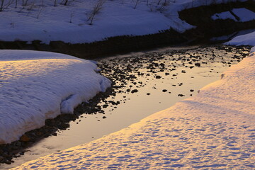 岩手県西和賀町　朝焼けの雪景色