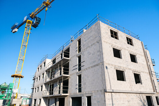 Construction d'un ensemble de logements r&eacute;sidentiels de standings. Travaux de ma&ccedil;onnerie