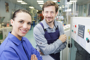 Obraz premium man and woman before using bench drill