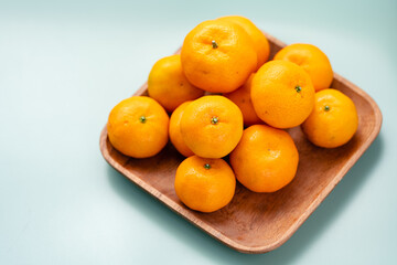 bowl of oranges