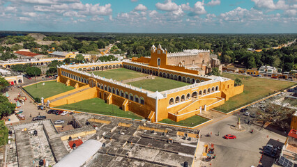 Vista del Convento de San Antonio de Padua de Izamal, Yucatán, el más grande del mundo en su tipo.