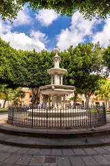 Fototapeta na wymiar Brunnen auf dem Plaza Del Adelanto
