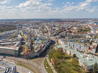 Fototapeta premium Rostock Hansestadt Großstadt Luftaufnahme von oben Fluss Warnow Ostsee Zentrum Innenstadt aus der Luft