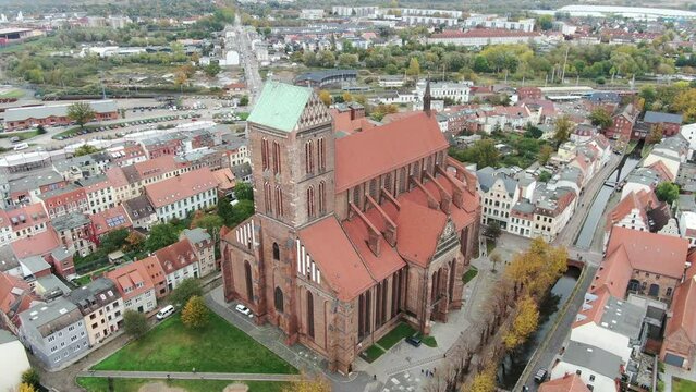 Nikolaikirche in Wismar Hansestadt an der Ostseek&uuml;ste, Luftaufnahme, von oben aus der luft, Mecklenburg-vorpommern Ostsee