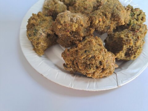 Bhang ke pakode on plate