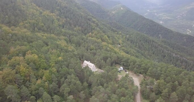 refugio de monta&ntilde;a