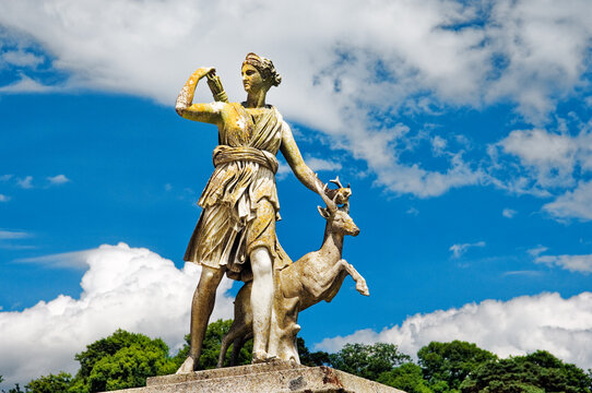 Powerscourt mansion Italianate garden. Enniskerry, Ireland. Diana, the huntress, mid 19th C. statue on the top terrace. Copy of Diana of Versailles