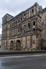 Naklejka premium Roman city gate called Porta Nigra in the german city Trier