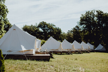 Les tipis, logements insolites © lorabarra