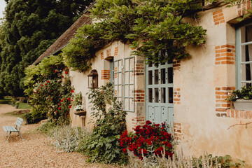 Maison ancienne charmante et fleurie