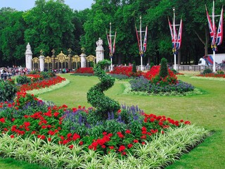 Decorative flower display in Memorial Garden across the street from Buckingham Palace in London,...