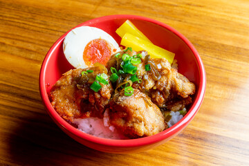 鶏の唐揚げ丼