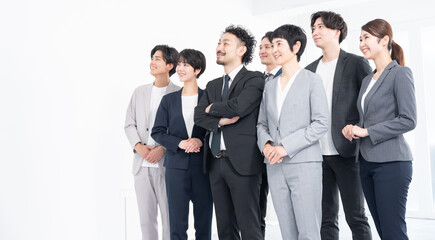 笑顔のビジネスマン（多人数・複数人・集合）