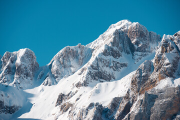Fototapeta na wymiar Snowy peaks in Canfranc Valley in the Pyrenees