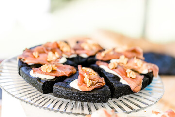 Black Focaccia Pizza